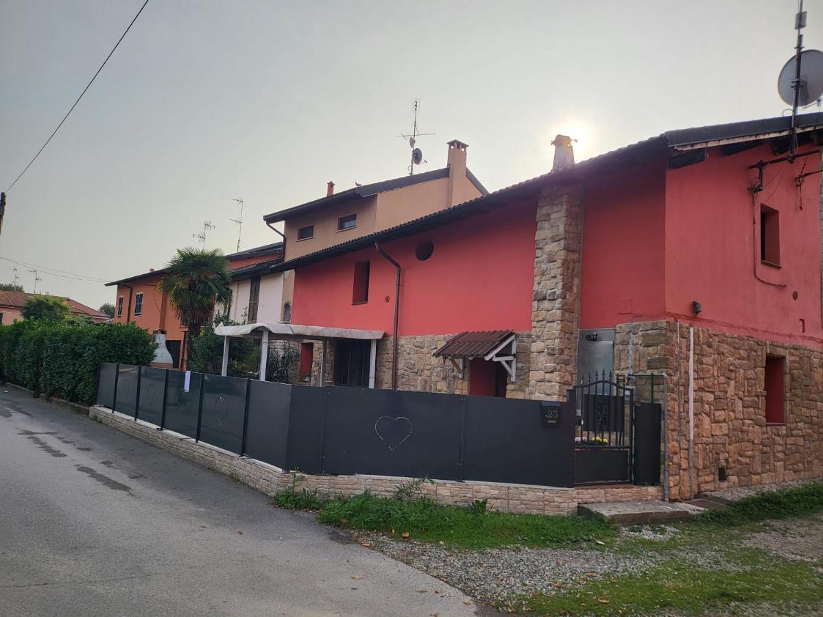 A casa di luca Hotel Mediglia Exterior foto